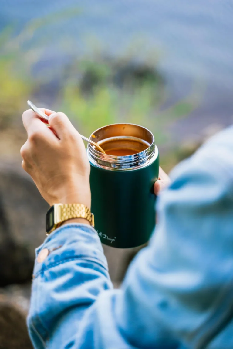 Termosy Herba Vera do herbat ziołowych – stylowe naczynia do picia w podróży i naturze