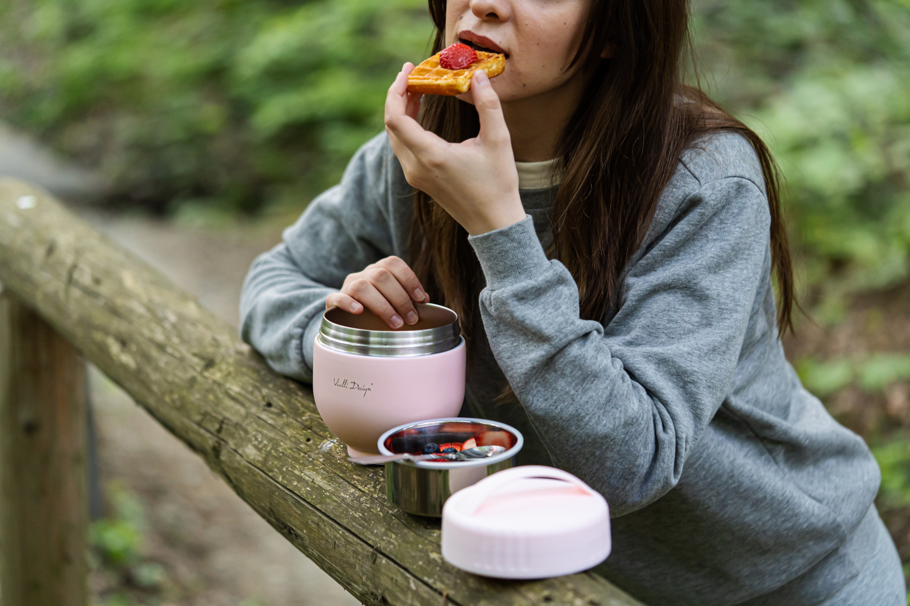 Termos z pojemnikiem i łyżką 680 ml różowy - obrazek 5